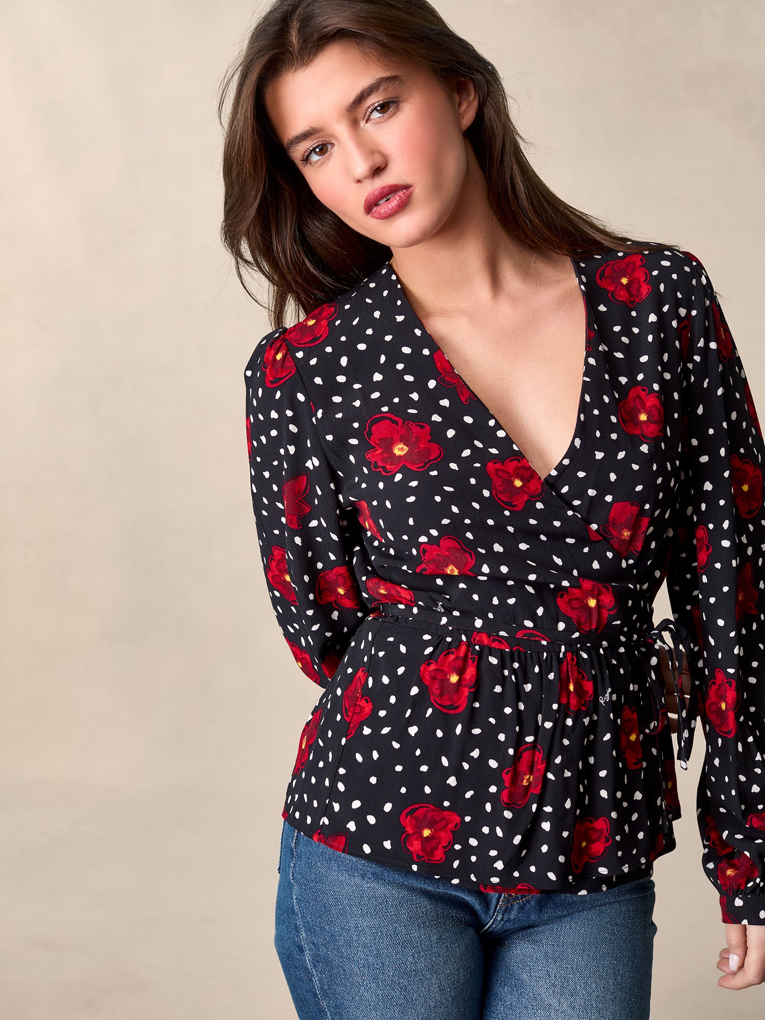 Top DOLORES Top DOLORES