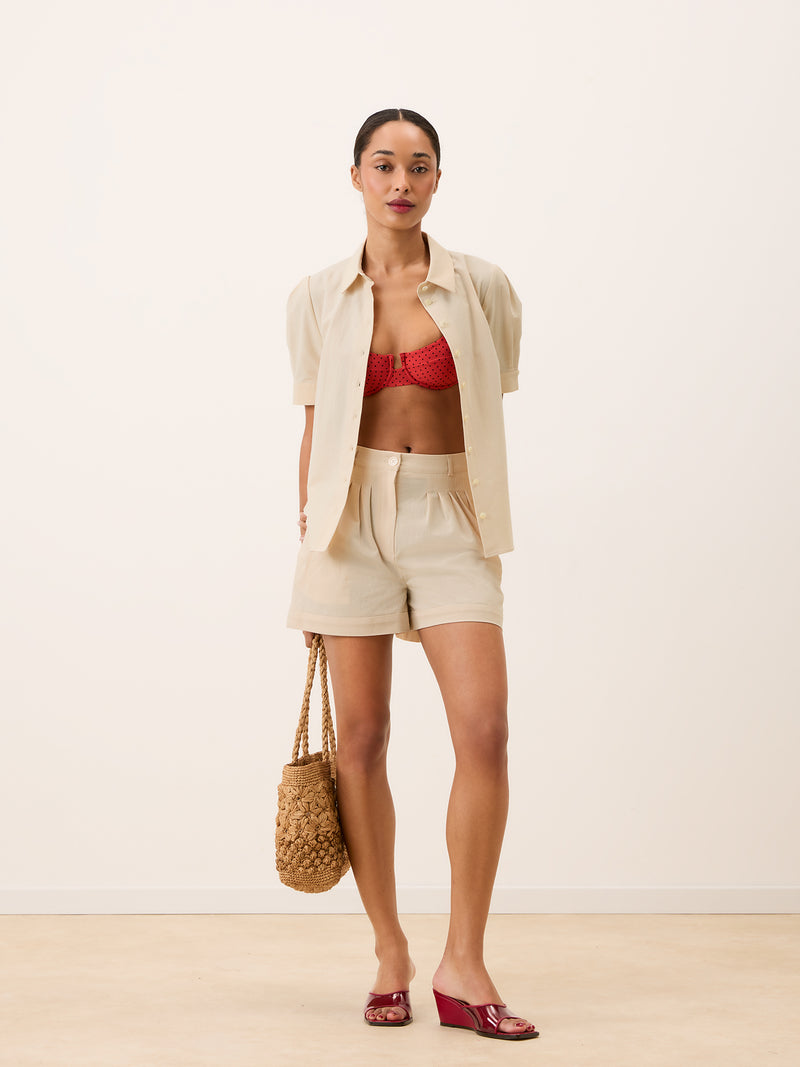 ALBANE ecru cotton balloon-sleeve shirt worn on a model by Rouje