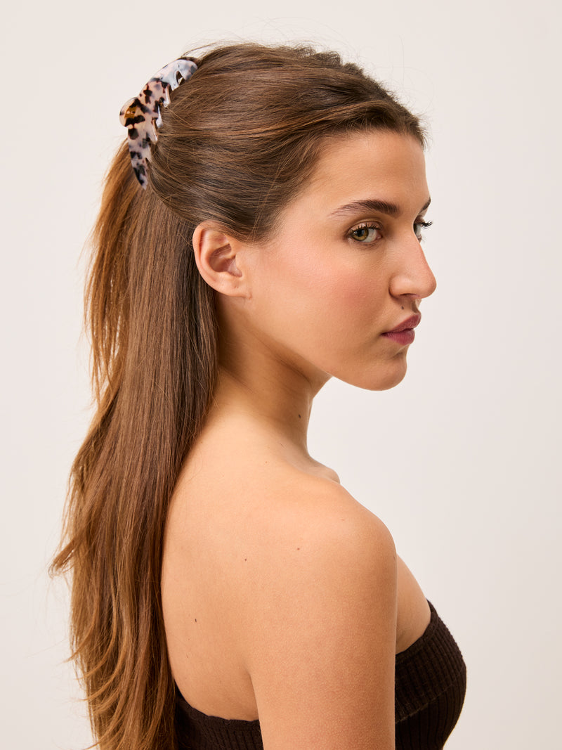 LOLITA ecru tortoiseshell hair clip worn in hair by Rouje